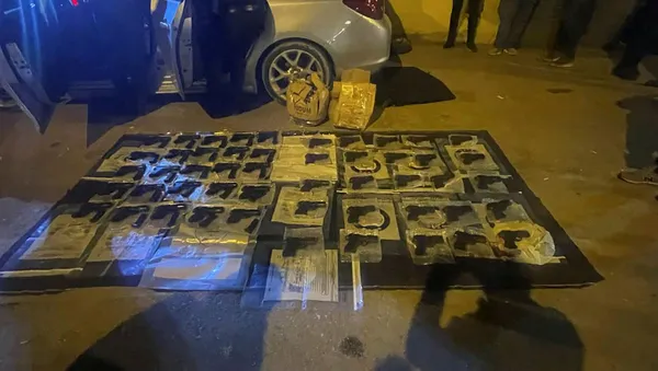 Diyarbakır'da kaçakçılık operasyonu! Onlarca tabanca ele geçirildi - 4