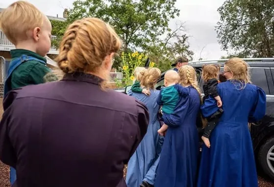 abdde-buyuk-skandal-sahte-peygamber-20nin-uzerinde-esiyle-yasiyordu-fbiin-raporu-dehsete-dusurdu-en-kucuk-kurb-1670228814595.jpg ABD’de büyük skandal! Sahte peygamber 20’nin üzerinde eşiyle yaşıyordu! FBI’ın raporu dehşete düşürdü! En küçük kurban daha 9’unda