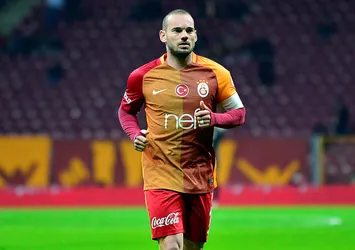 Sneijder ve De Jong Trabzon'a yetişecek