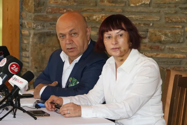 eskisehirde-dehseti-yasayan-sarar-ailesi-davasinda-karar-1-saniga-27-yil-hapis-cezasi-1655891170122.jpg Eskişehir’de dehşeti yaşayan Sarar ailesi davasında karar! 1 sanığa 27 yıl hapis cezası - 3