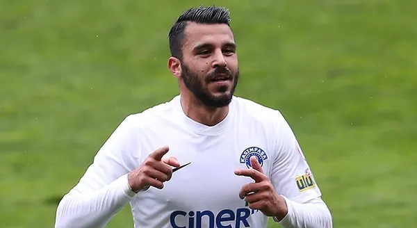 galatatasaray-yeni-sezonun-ilk-transferini-gerceklestirdi-sozumden-donemem-1617736174255.jpg Galatasaray yeni sezonun ilk transferini gerçekleştirdi! "Sözümden dönemem" - 2