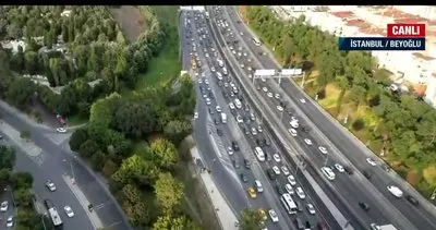 İstanbul trafiğinde büyük yoğunluk | A Haber ekibi son durumu drone'la görüntüledi