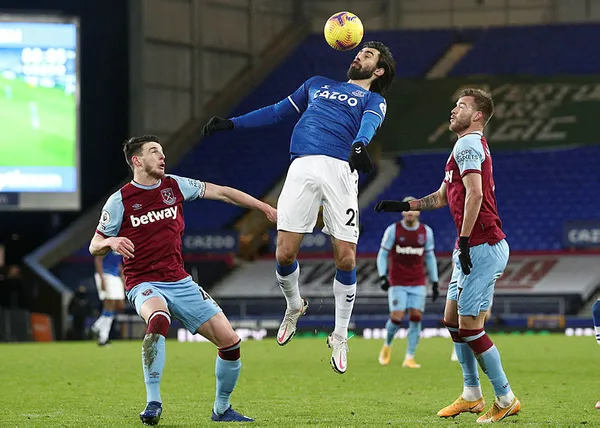 Everton'ın 4 maçlık galibiyet serisini West Ham United bitirdi - 5
