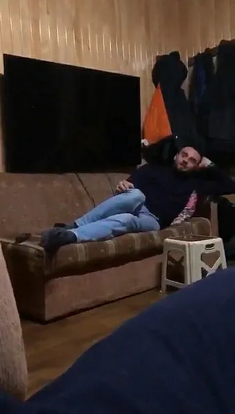 Rize'de demlik şakası yapan kuzenini plazma televizyonla kovaladı - 3