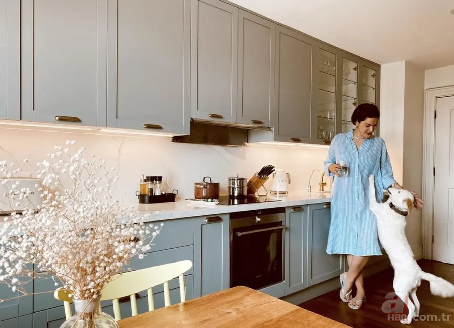 Bergüzar Korel Londra’da ev değiştirdi! Paylaşmaya doyamadı: “Yeni mahalle yeni hayat” 10