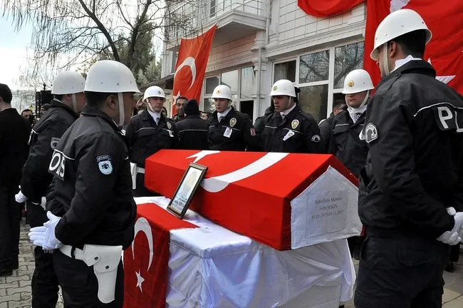 İzmir şehidimiz Fethi Sekin son yolculuğuna uğurlandı - 2