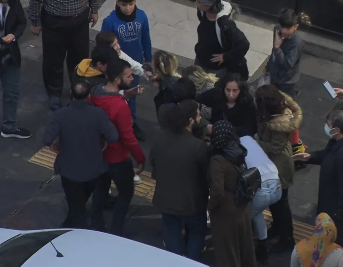 Son dakika: Diyarbakır'dan isyan ettiren görüntü! Eve gelmeyen kızını saçından tutup götürmek istedi - 5