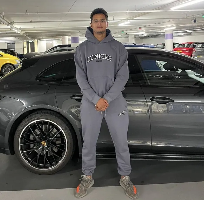 Ajaxlı futbolcu Mohamed Ihattaren’in Porsche marka lüks aracı yandı