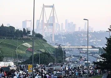 Boğaziçi Köprüsü kısmen trafiğe açıldı