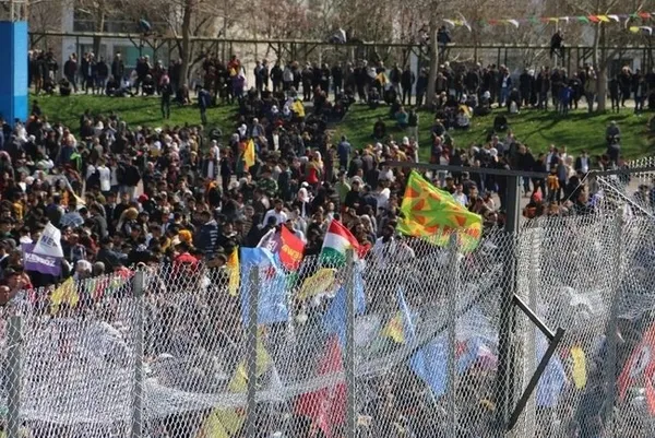 orman-miroglundan-ahmet-turkun-kurtlerin-iktidara-oy-verme-hakki-yok-sozlerine-sert-elestiri-boyle-bir-sey-kim-1679411787828.jpeg Orhan Miroğlu'ndan Ahmet Türk'ün "Kürtlerin iktidara oy verme hakkı yok" sözlerine sert eleştiri: Böyle bir şey kimsenin haddine değil! - 4