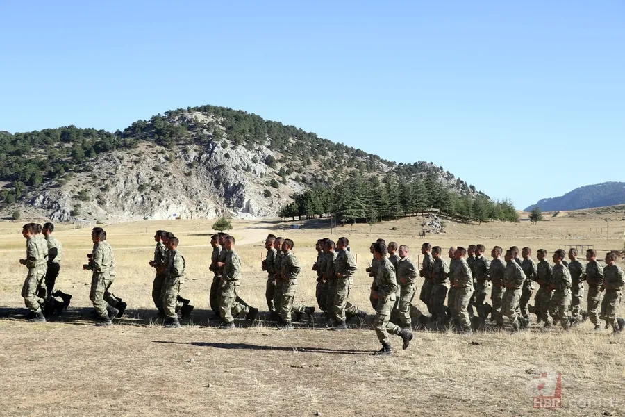 Isparta Eğirdir Dağ Komando Okulu ve Eğitim Merkezi Komutanlığı'nda zorlu eğitim 1