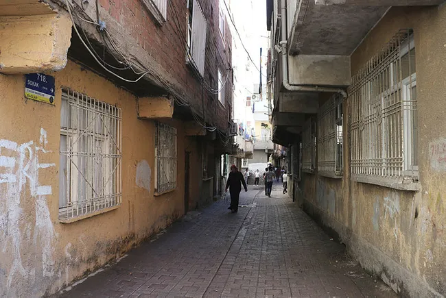 Diyarbakır’dan acı haber! "Dur" ihtarına uymayıp polise ateş açtı: 1 şehit