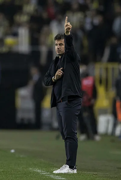 Fenerbahçe - Medipol Başakşehir: 1-0 MAÇ SONUCU ÖZET | Kanarya zirveye oturdu! Rossi’den füze..