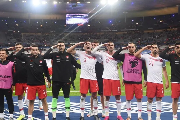 Milli Takım Fransa’ya sahayı dar etti! Maç sonuna Emre Belözoğlu damga vurdu