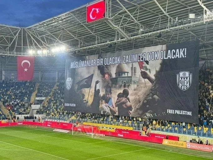 ankaragucu-taraftarindan-filistine-destek-muslumanlar-bir-olacak-zalimler-yok-olacak-1714775770795.jpeg Ankaragücü taraftarından Filistin’e destek: Müslümanlar bir olacak, zalimler yok olacak! - 1