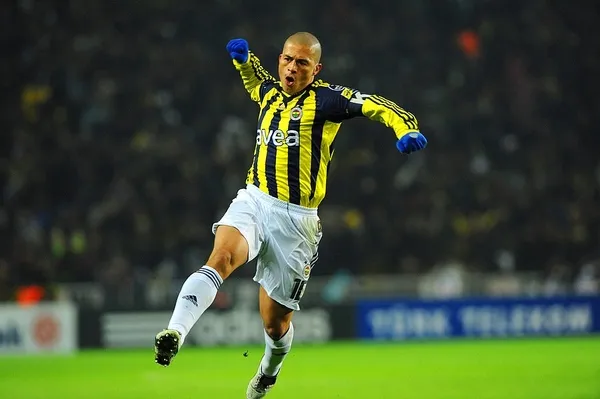 son-dakika-fenerbahcenin-efsane-oyuncusu-brezilyali-alex-de-souza-sao-pauloda-1617381868635.jpg Son dakika: Fenerbahçe'nin efsane oyuncusu Brezilyalı Alex de Souza Sao Paulo'da! - 6