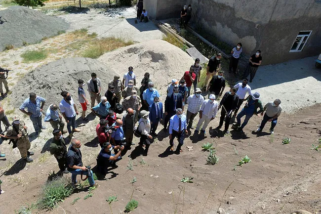 tuncelinin-tarihine-isik-tutacak-ilk-kurtarma-kazisi-baslatildi-1624369125374.jpg Tunceli’nin tarihine ışık tutacak ilk kurtarma kazısı başlatıldı - 4