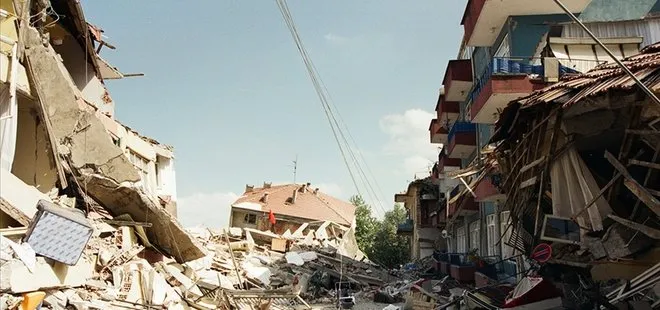 Rüyada deprem DİYANET | Rüyada deprem olduğunu görmek ne demek? Rüyada depremi hissetmek ve sallanmak ne anlama gelir?
