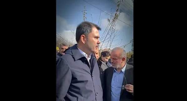 bakan-kurum-depremzedeleri-ziyaret-etti-sozumuz-soz-sizin-yuzunuzu-guldurecegiz-1669637576655.jpg Bakan Kurum depremzedeleri ziyaret etti! “Sözümüz söz sizin yüzünüzü güldüreceğiz” - 1