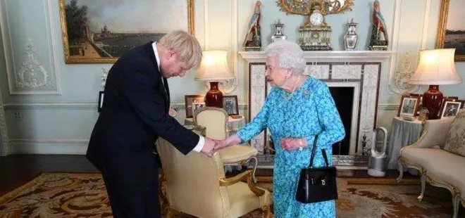Kraliçe Elizabeth, Boris Johnson’ın ’parlamento’ talebini onayladı