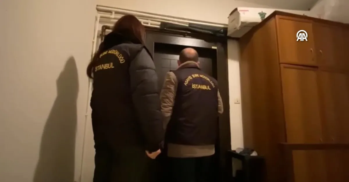 Kadıköy'de "cinsel sapkınlık partisi" iddiasına ilişkin 25 zanlı yakalandı