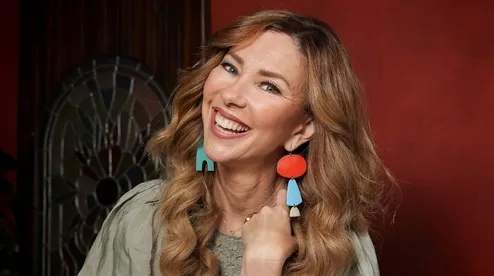 İnci Türkay yıllar sonra tiyatro sahnesinde