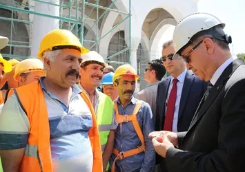 Cumhurbaşkanı Erdoğan yine sigara paketi yakaladı!