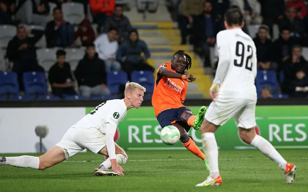 uefa-avrupa-konferans-liginde-basaksehir-rfsyi-3-0-yenerek-gruptan-cikmayi-garantiledi-1665686752464.jpg UEFA Avrupa Konferans Ligi'nde Başakşehir RFS'yi 3-0 yenerek gruptan çıkmayı garantiledi - 7