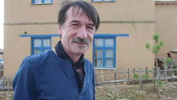 oyuncu-mustafa-uzunyilmaz-yolda-yururken-kalp-krizi-gecirdi-1693907177198.jpg Oyuncu Mustafa Uzunyılmaz yolda yürürken kalp krizi geçirdi