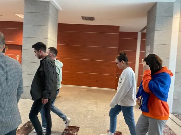 Özel Bayındır Hastanesi’nin şüpheli çalışanları adliyede! Dalga geçerken rahattılar şimdi çekingen