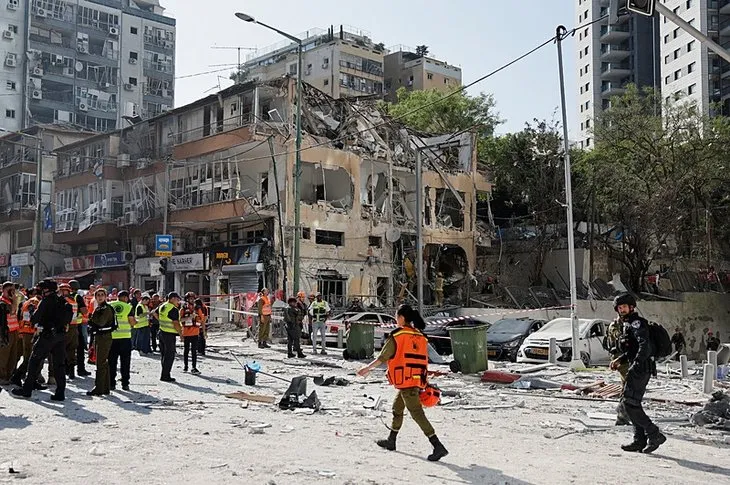 Tel Aviv’e füze yağdı... Katil İsrail’de büyük yıkım! A Haber’de çarpıcı sözler: ’Demir Kubbe’ efsanesi kestane oldu
