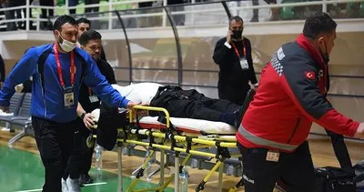 Akhisar Belediyespor Başantrenörü Cengiz Karadağ maçın ortasında kalp krizi geçirdi