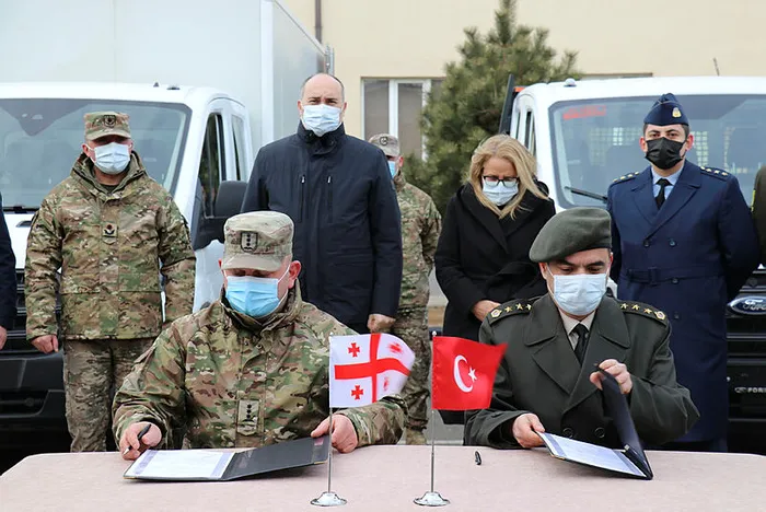 turkiyeden-gurcistan-ordusuna-hibe-1643387694734.jpg Türkiye'den Gürcistan ordusuna hibe - 2