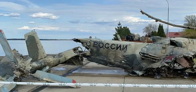 Ukrayna’da enkaz kaldırma çalışmaları! Nehirden Rus helikopterinin enkazı çıkarıldı