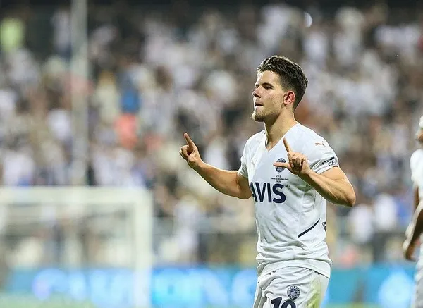 trabzonspor-pusuda-bekliyor-ferdi-kadioglu-icin-hamle-gelecek-1641051937835.jpeg Trabzonspor'dan Ferdi Kadıoğlu hamlesi! Fırtına pusuda bekliyor - 2
