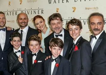 Ünlü oyuncu Russell Crowe'un babası hayatını kaybetti!