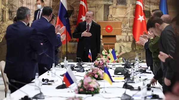 1705431485531.jpg Başkan Erdoğan'dan Rusya-Ukrayna savaşında nobellik diplomasi! Putin'den çarpıcı açıklama: İstanbul'da her konuda anlaşmıştık... - 5