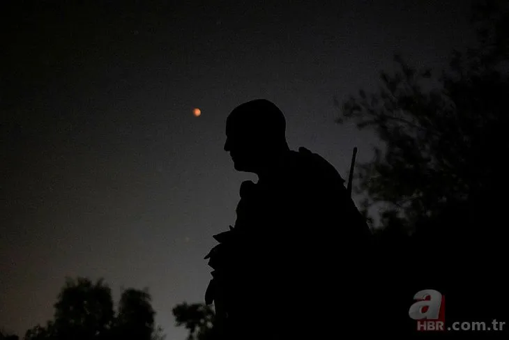 Kanlı Ay Tutulması’nda göçmen nöbeti! Teksas Ordusu Ulusal Muhafızları silahla göçmen bekledi