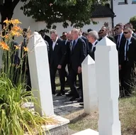 Başkan Erdoğan, Aliya İzzetbegoviçin kabrini ziyaret etti