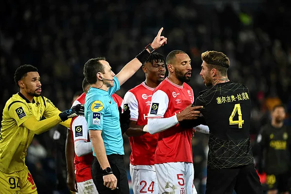 PSG’ye evinde büyük şok! Uzatmalarda gelen golle yıkıldılar