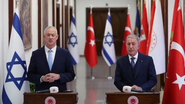 bakan-akar-israilli-mevkidasi-ile-gorustu-1669743225005.jpg Bakan Akar İsrailli mevkidaşı ile görüştü - 2