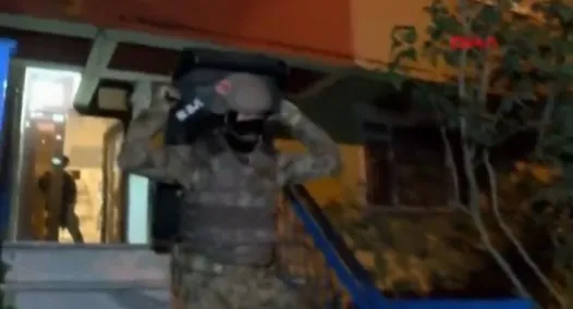 zehir-tacirlerine-safak-baskini-60-adrese-es-zamanli-operasyon-1632722791355.jpg