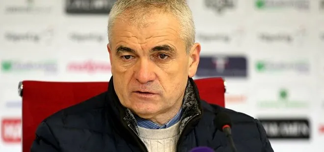 Sivasspor Teknik Direktörü Rıza Çalımbay’dan flaş sözler: Hakemler bizimle ilgili VAR’a gitmiyor