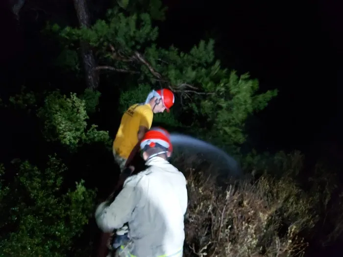 Muğla'da başlayan yangın ekipleri harekete geçirdi - 1