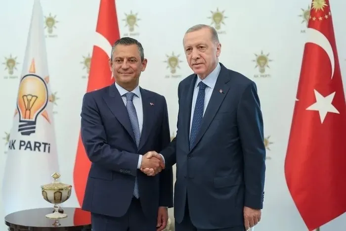baskan-erdoganin-chpye-iade-i-ziyareti-ne-zaman-ozgur-ozel-resmen-acikladi-1717606658822.jpeg Başkan Erdoğan'ın CHP'ye iade-i ziyareti ne zaman? Özgür Özel resmen açıkladı - 3