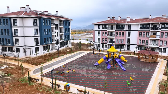 orta-gelirliye-konut-kampanyasi-detaylar-belli-oldu-1739948370540.jpeg Emlak Konut'un orta gelir grubuna yönelik kampanyasının detayları açıklandı