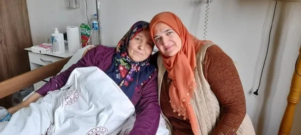 1676191768387.jpg En acı helalleşme! Enkazdan çıkarılan Fatma Hanım herkesi ağlattı - 3