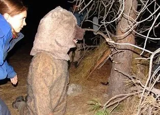 Bear Grylls İnanılmaz Kurtuluş programında herkesi böyle kandırdı! Ayı kostümü giymiş bir insan