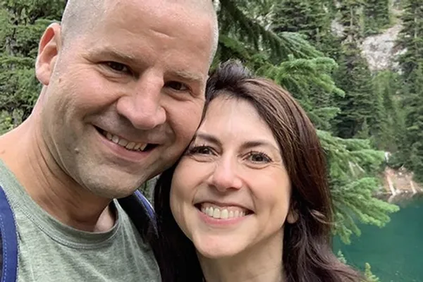 MacKenzie Scott Jeff Bezos'tan boşandı fen öğretmeni ile evlendi! - 1
