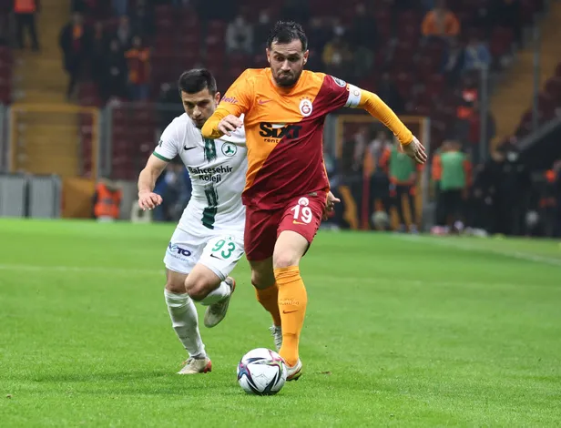 erden-timur-bu-isi-biliyor-yuzyilin-transfer-harekati-bir-degil-iki-yildiza-kancayi-takti-1704704019601.jpg Erden Timur bu işi biliyor! Yüzyılın transfer harekatı! Bir değil iki yıldıza kancayı taktı - 2